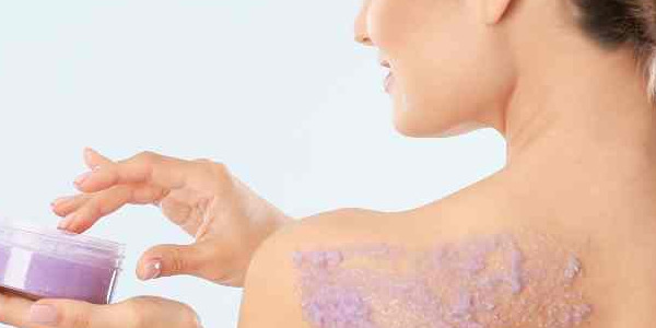 SCRUB CORPO: 5 BENEFICI DI QUESTO RITUALE