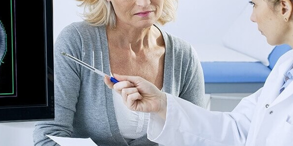 L’OSTEOPOROSI: COSA LA CAUSA, COME PREVENIRLA, COME CURARLA