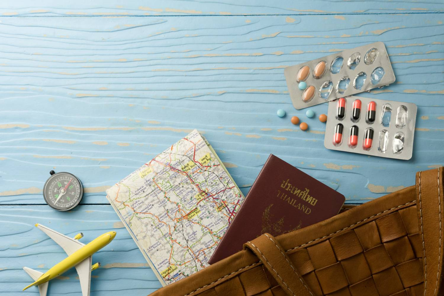 MEDICINE DA PORTARE IN VIAGGIO: ECCO IL KIT DA TENERE IN VALIGIA